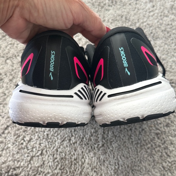 Brooks Adrenaline 23 GTS Women's Black and Teal Sneakers - Picture 6 of 7